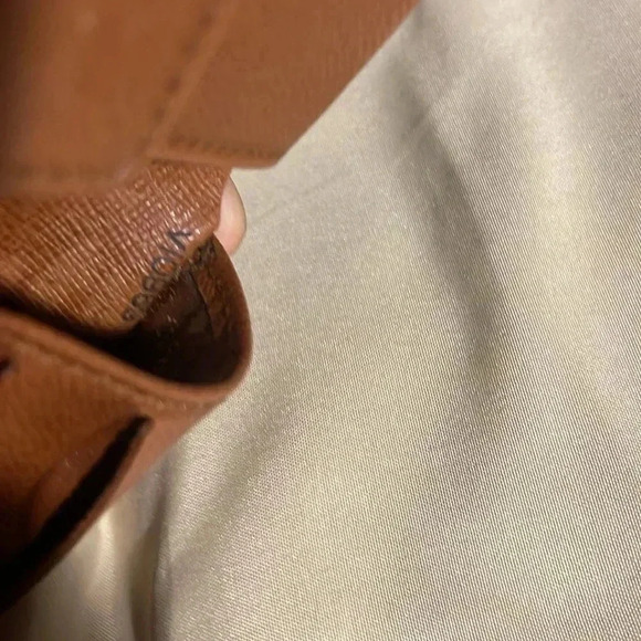 💥Host Pick💥 Louis Vuitton Mens Monogram Wallet w/Dust Bag - Picture 7 of 12